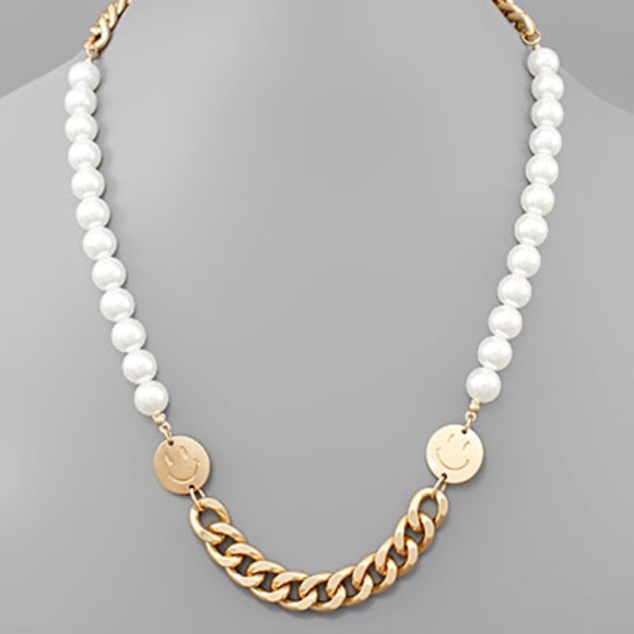 Pearl & Smile Face Chain Necklace - Picture 1 of 1